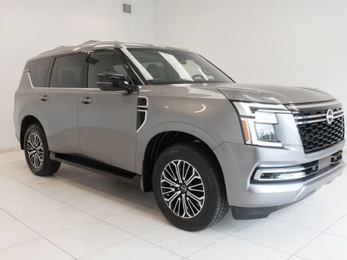 Used 2025 Nissan Armada SL AWD/4WD image 8