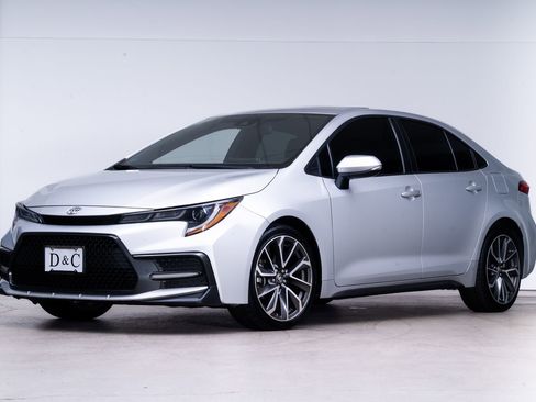 Used 2022 Toyota Corolla XSE w/ Carpet Mat Package (TMS) FWD image 3