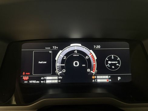 Used 2025 Toyota Tundra SR5 AWD/4WD image 18