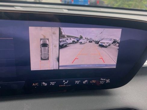 Used 2025 Buick Enclave Preferred FWD image 17