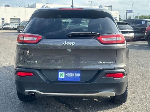 Used 2018 Jeep Cherokee Limited AWD/4WD image 7