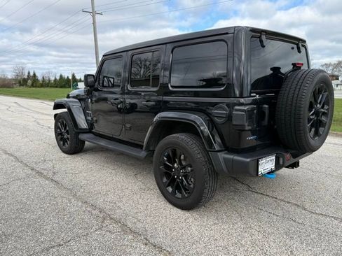 Used 2023 Jeep Wrangler Unlimited Sahara w/ Cold Weather Group image 13