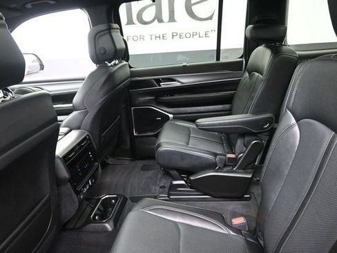 Used 2023 Jeep Wagoneer Series II w/ Convenience Group I AWD/4WD image 24
