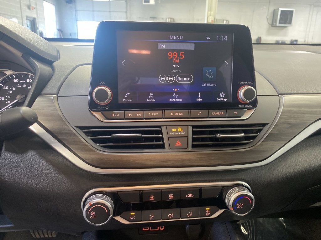 Used 2025 Nissan Altima 2.5 SV FWD image 18
