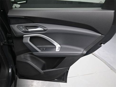 Certified 2025 Audi Q5 Premium w/ Convenience Package image 34