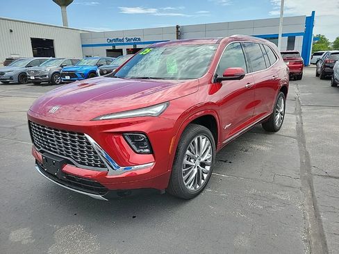 Used 2025 Buick Enclave Avenir AWD/4WD image 1
