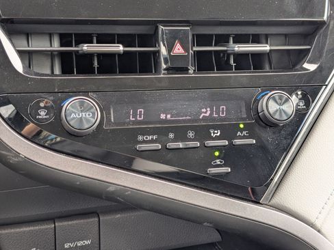 Used 2023 Toyota Camry LE AWD/4WD image 21