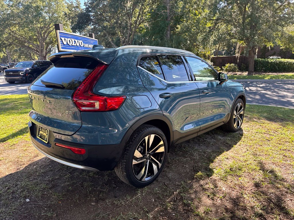 Used 2024 Volvo XC40 B5 Plus w/ Climate Package AWD/4WD image 8