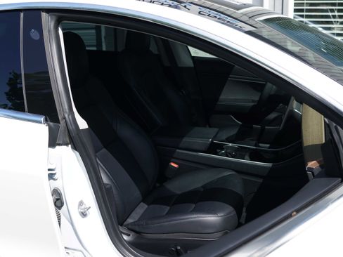 Used 2020 Tesla Model 3 Long Range image 35