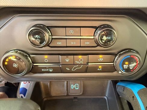 Used 2024 Ford Bronco Black Diamond image 21