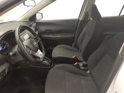 Used 2022 Nissan Kicks S image 17