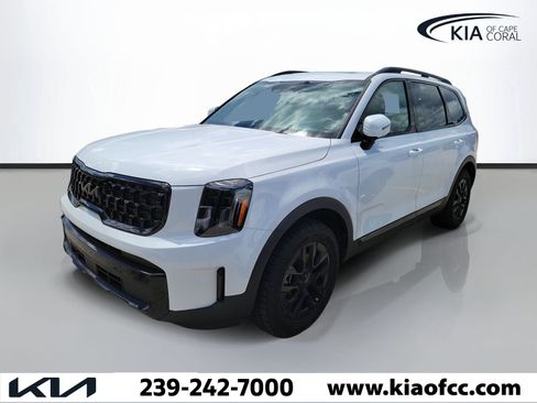 Used 2025 Kia Telluride AWD image 3