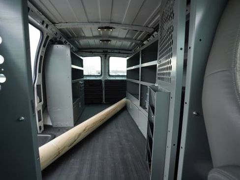 Used 2021 GMC Savana 3500 w/ Driver Convenience Package image 27