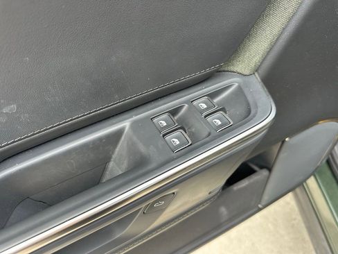 Used 2025 Rivian R1S Adventure image 20