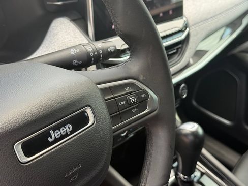 Used 2023 Jeep Compass Latitude AWD/4WD image 15