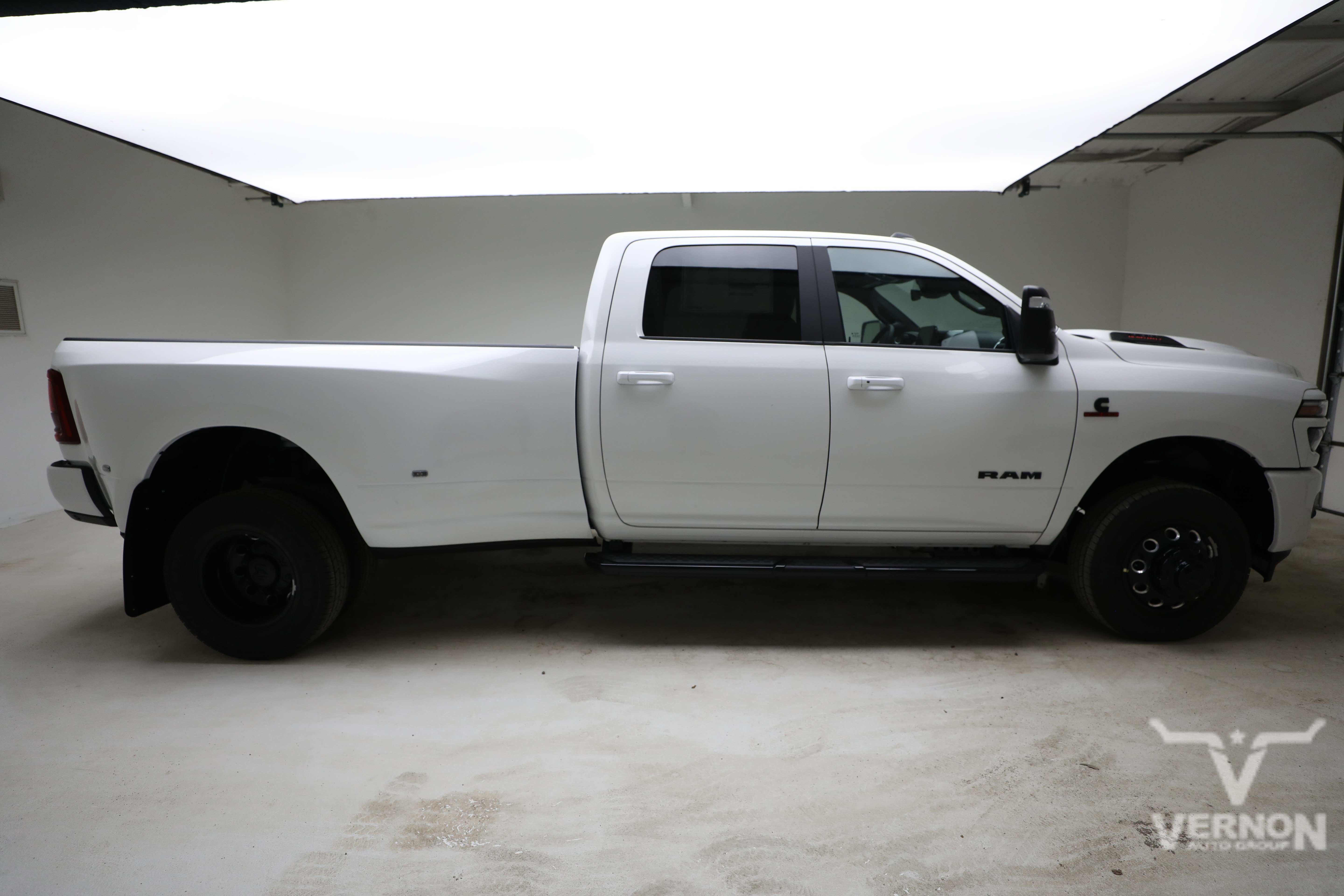 New 2026 RAM 3500 Laramie AWD/4WD image 6