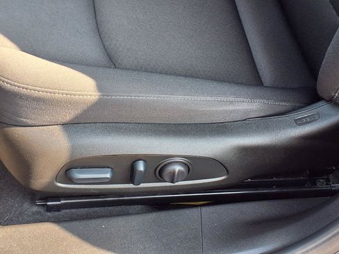 Used 2025 Chevrolet Malibu LT FWD image 4
