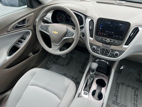 Used 2025 Chevrolet Malibu LT image 49