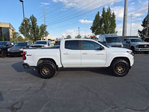 Used 2024 Chevrolet Colorado Z71 w/ Z71 Convenience Package 2 AWD/4WD image 2