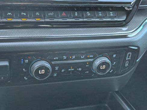 Used 2022 Chevrolet Silverado 1500 ZR2 w/ Technology Package image 22