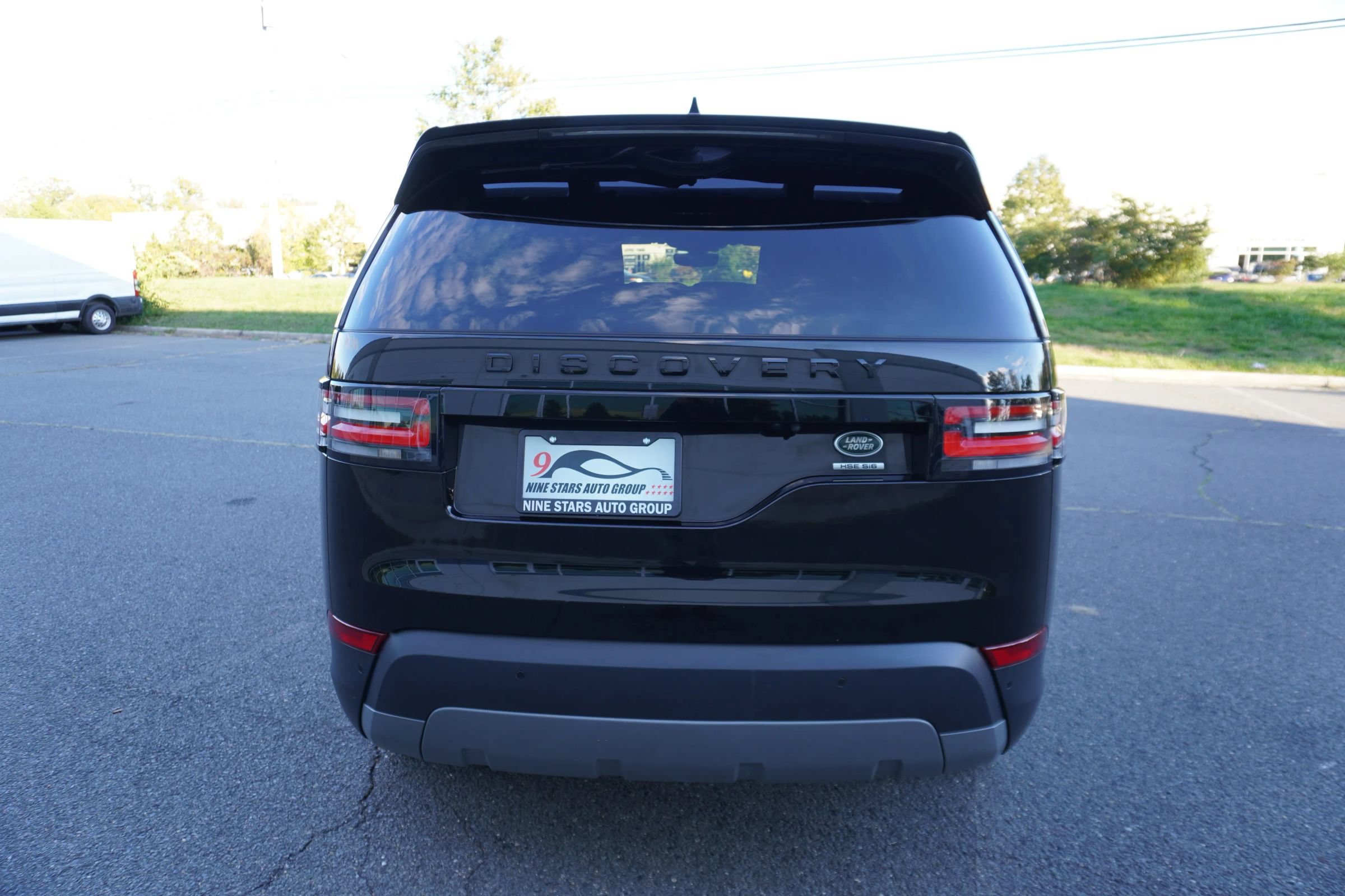 Used 2018 Land Rover Discovery HSE AWD/4WD image 6