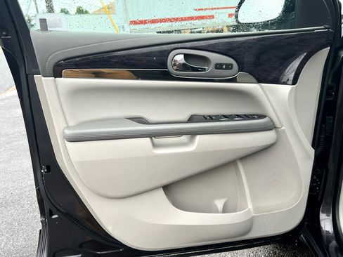 Used 2017 Buick Enclave Leather image 14