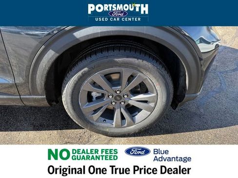 Certified 2022 Ford Explorer XLT w/ Equipment Group 202A image 32