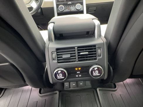 Used 2023 Land Rover Discovery HSE R-Dynamic AWD/4WD image 41