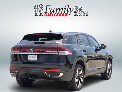 Used 2025 Volkswagen Atlas Cross Sport SE AWD/4WD image 4