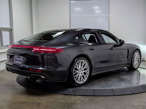 Used 2020 Porsche Panamera w/ Premium Package image 9