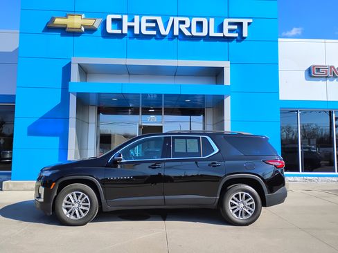 Used 2023 Chevrolet Traverse LT w/ LPO, Floor Liner Package image 32