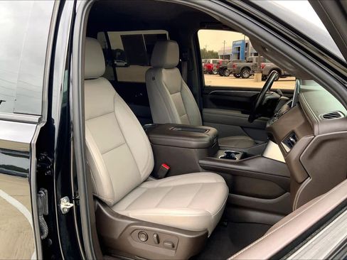Used 2021 Chevrolet Tahoe Z71 AWD/4WD image 17