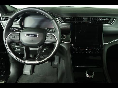 Used 2022 Jeep Grand Cherokee Altitude image 15