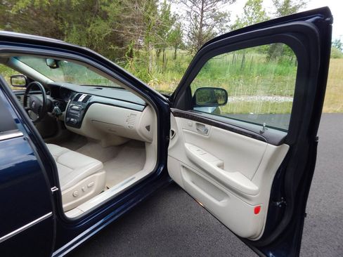 Used 2008 Cadillac DTS FWD image 18