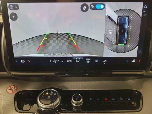 Used 2025 Ford Expedition Active image 10