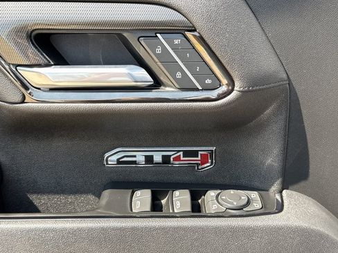 Used 2025 GMC Sierra 1500 AT4 AWD/4WD image 17
