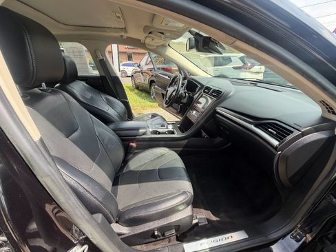 Used 2020 Ford Fusion Titanium FWD image 24