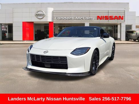 Used 2025 Nissan Z Performance w/ Floor Mat Package RWD image 1