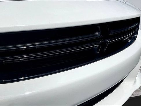 Used 2018 Dodge Charger SXT RWD image 32