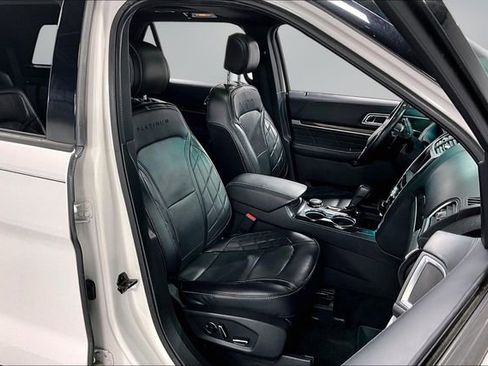 Used 2017 Ford Explorer Platinum AWD/4WD image 28