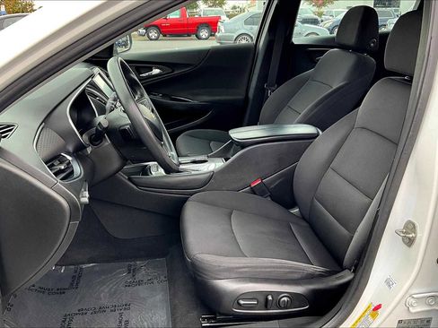 Used 2016 Chevrolet Malibu LT image 7