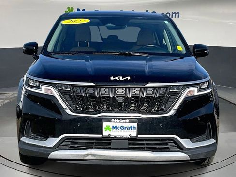 Used 2022 Kia Carnival EX image 2