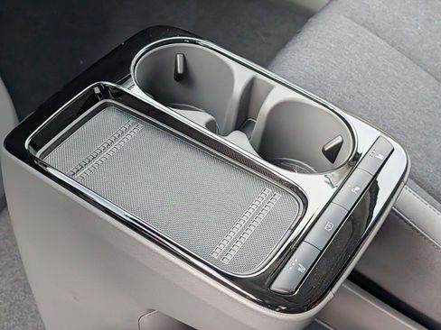 New 2026 Hyundai Ioniq 5 SE image 9