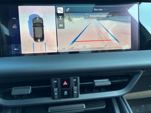 New 2026 Porsche Macan 4 Electric image 31