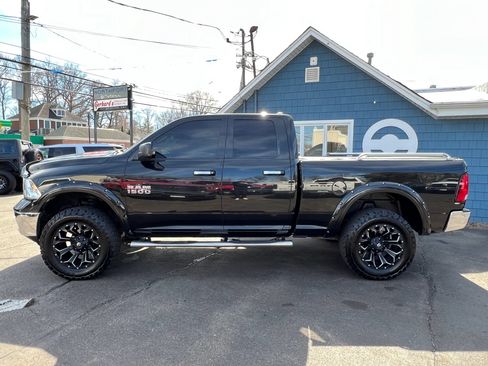 Used 2017 RAM 1500 Classic SLT AWD/4WD image 3