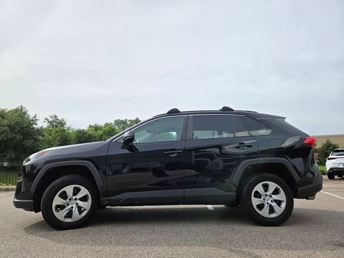 Used 2019 Toyota RAV4 LE FWD image 23