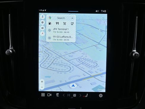 Used 2023 Volvo S90 B6 Plus image 27