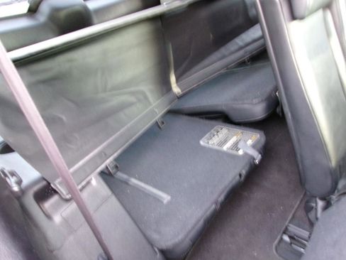 Used 2011 Toyota Highlander SE w/ Tow Pkg AWD/4WD image 7