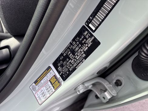 New 2025 Kia K4 EX image 18