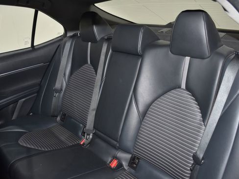 Used 2020 Toyota Camry SE FWD image 24